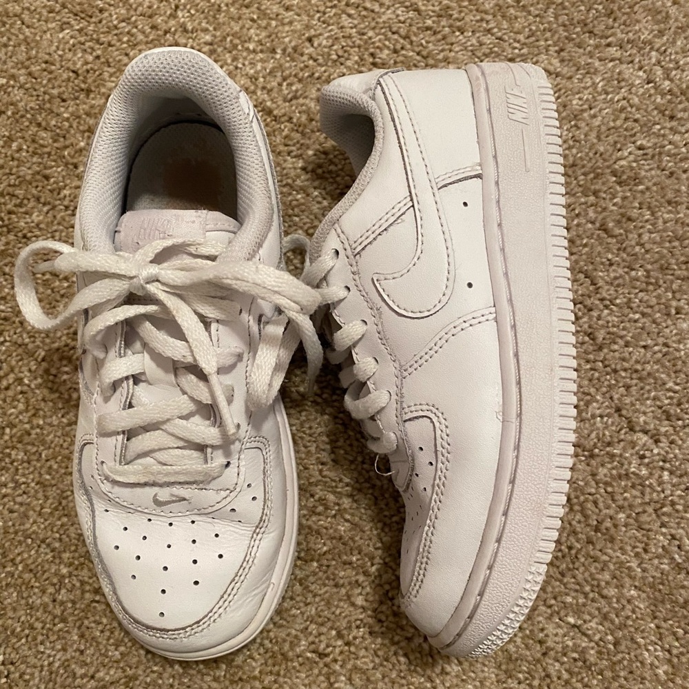 Kids white Air Force ones size 13 little kids